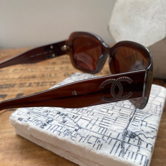 Authentic Chanel 5102 C.538/73 54-17 135 Sunglasses, Brown CC - Picture 4 of 10